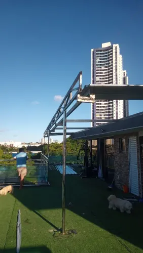 Precisa-se de Serralheiro Urgente!