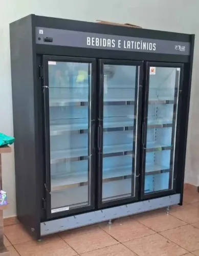 Geladeira Expositora 3 portas - Polar