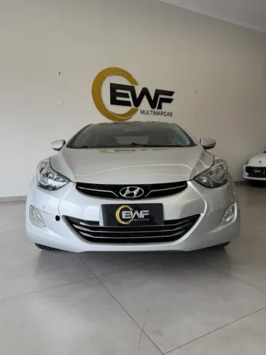 Hyundai Elantra GLS 2.0 16V Flex Aut. 2013