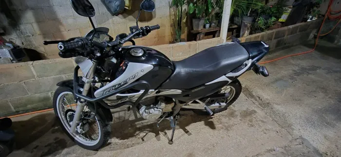 NX falcon 400 honda, 2008.excelente estado, pronta pra andar
