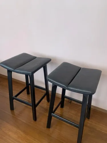 Banquetas em Madeira (2 unidades pelo preço de 1)