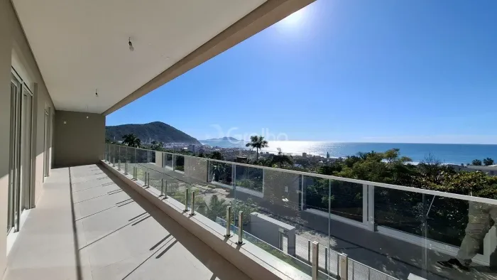 casa com 4 Suítes no bairro Praia Brava, Florianópolis - SC