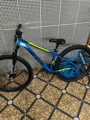 Bike aro 29, 4 meses de uso, com alguns problemas simples de arrumar