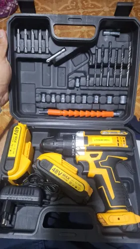 Parafusadeira 48V com 2 baterias e acessórios