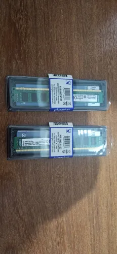 Memória RAM Kingston 2x 2GB DDR3 - KVR1066d3N7/2G