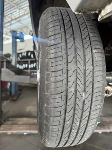 Disponível 4 pneus Sunny 84t ? 175/75 R13