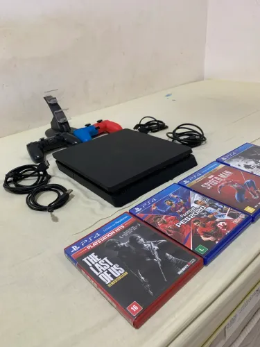 Ps4 slim de 1tb com 4 jogos