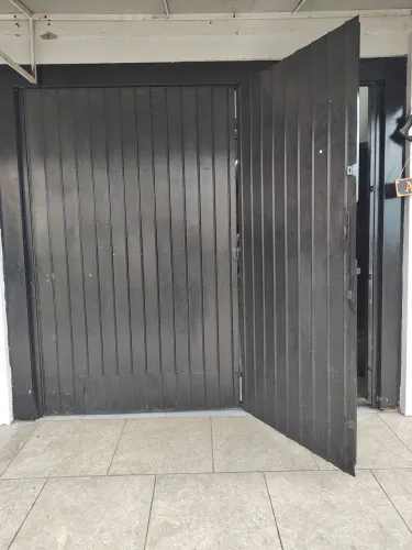 Portão contra peso