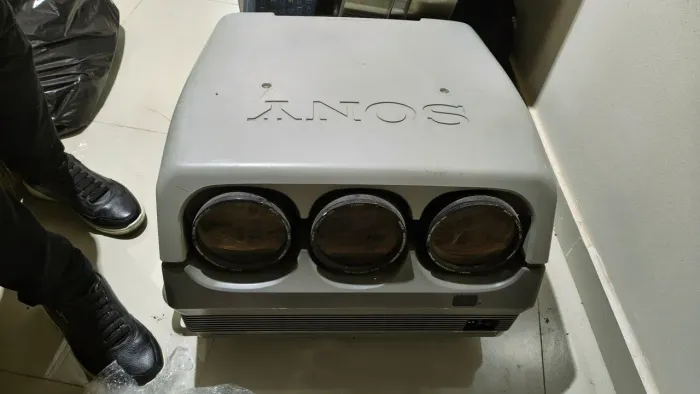 Projetor Sony CRT Vintage analógico VPH-D50 Geek Gamer