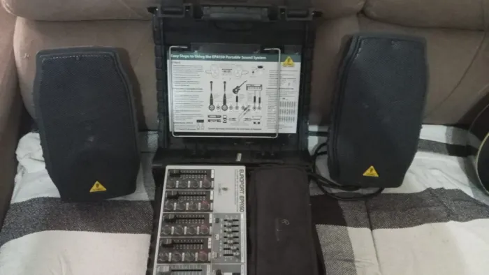 PA amplificado Eurorack Behringer 150W