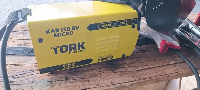 Máquina de Solda Tork Profissional Conservada completa, acompanha eletrodos 