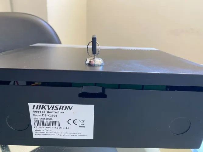 Controlador de Acesso 4 Portas Hikvision DS-K2804 Original - Com Fonte