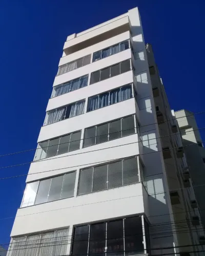 Ótimo apartamento: 3 quartos(1 suíte), garagem, elevador), Centro de Tubarão/SC.