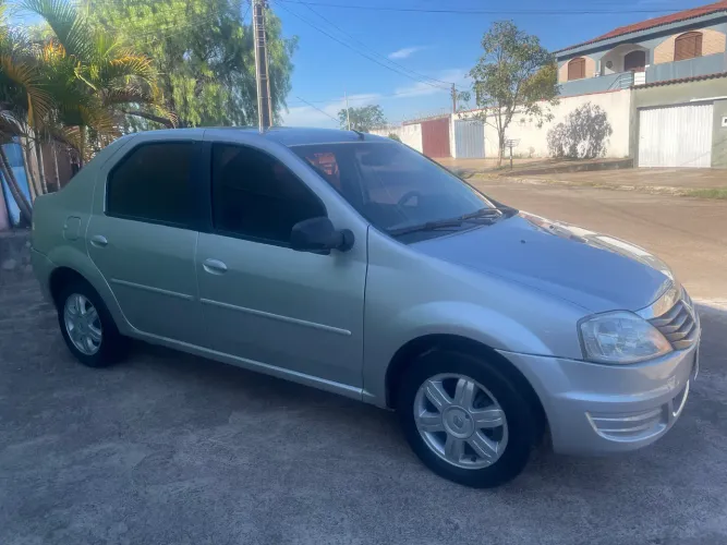 Renault Logan Expression Hi-flex 1.6 8V 4P 2011