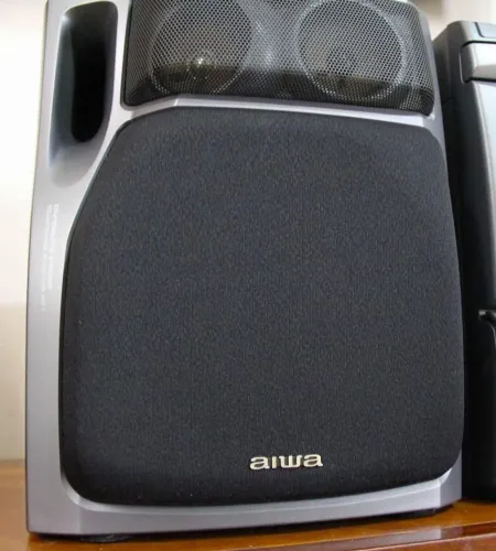 Caixas Aiwa 