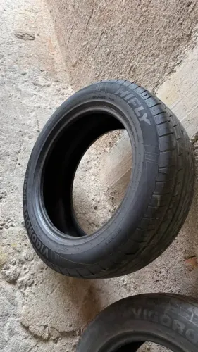 Pneu tamanho 225/60 r18