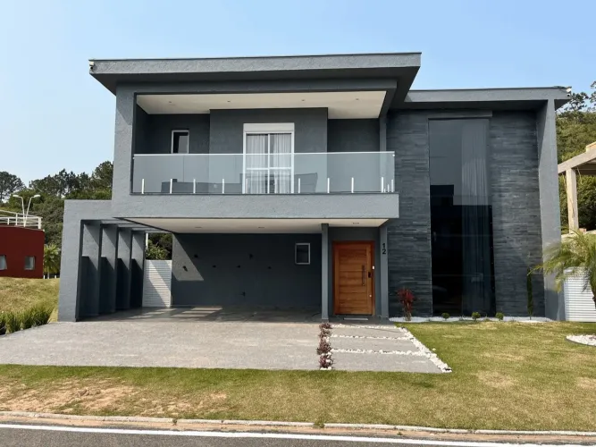 Linda Casa 4 suites + 4 Vagas em Condomínio com Infra Total no Red Park