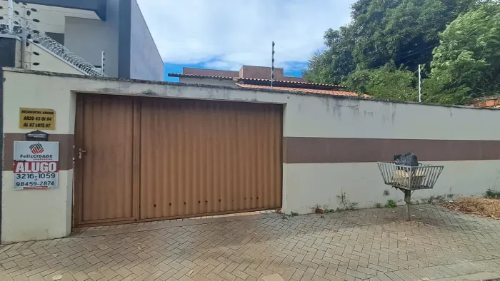 Casa na 407 Sul com 2/4 em condomínio com 4 casas