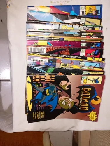 Batman o desenho da Tv combo 20 hqs