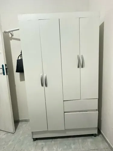 Guarda-roupa de solteiro