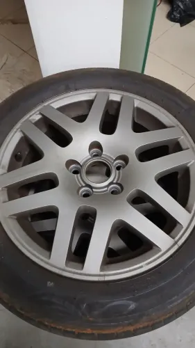 Rodas Aro 15 5x100 originais vw Polo/fox com pneus bons