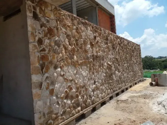 Assentamento de Pedras Decorativas