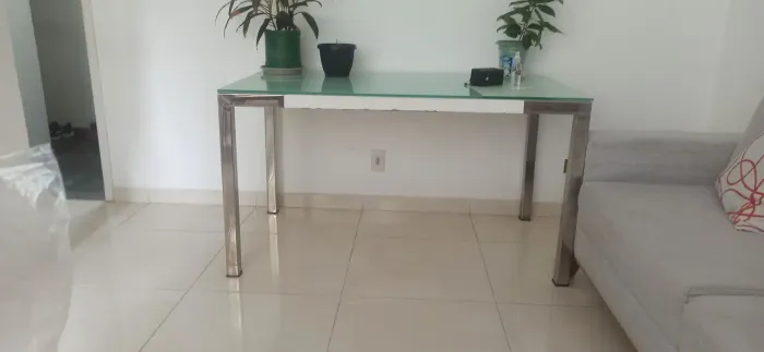 Vendo mesa de inox com tampo de vidro temperado 140x80