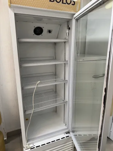 Geladeira expositora 1 porta 110V