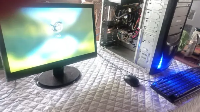 Computador Intel Core i3 2100 CPU @3.100GHZ RAM 4 G HD 500G PACA DE VIDEO OFF BORD