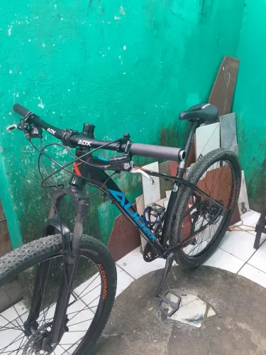 Bike audax a venda, ta com tubles nas rodas (não fura?) valor a negociar