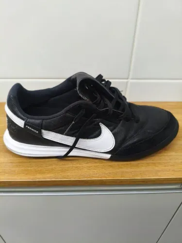 Chuteira Nike Premier 3 Society
