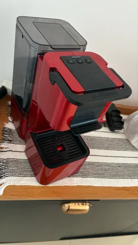 Vendo cafeteira elétrica Três Corações Pop 3