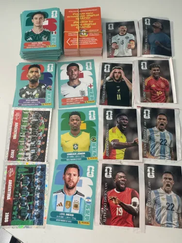 Lote + de 150 figurinhas da copa, 8 da coca e alguns craques
