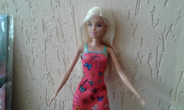 Boneca Barbie Loira Fashion Mattel Nova Lacrada 