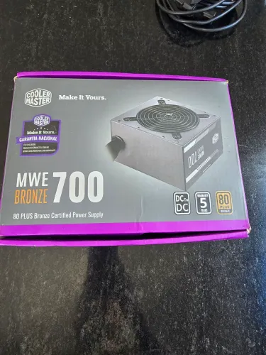 Fonte de computador cooler master 700w