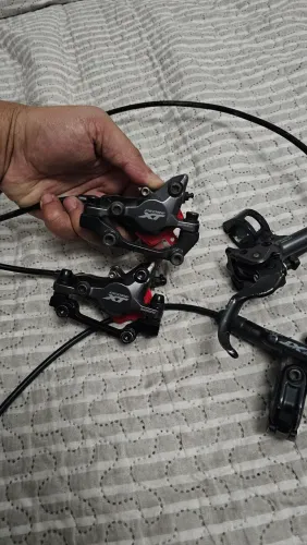 Freios Deore XT hidráulico