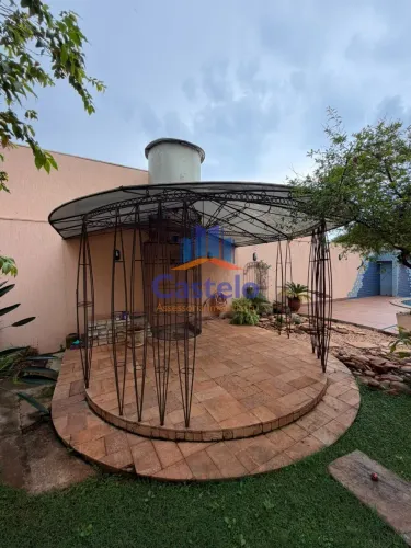 CASA RESIDENCIAL em UMUARAMA - PR, ZONA I-A
