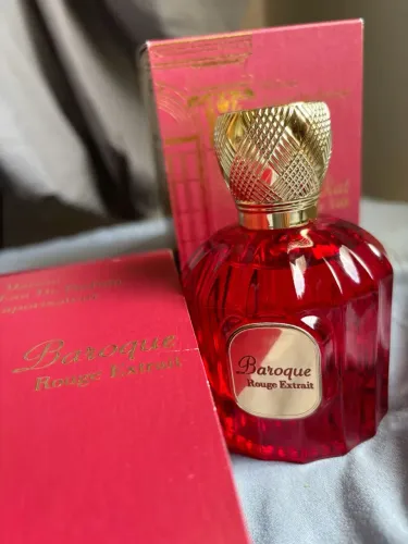 ? perfume baroque rouge extrait