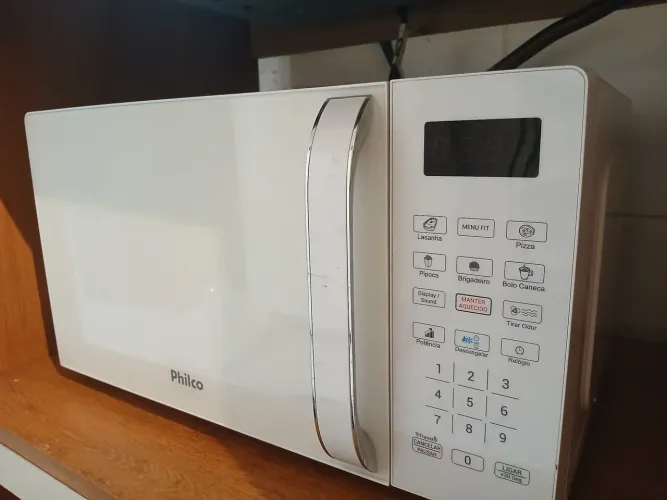 Microondas philco 18l semi novo sem defeito