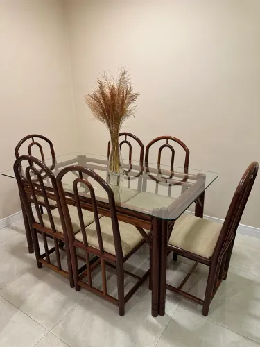 Sala de Jantar completa (conjunto de mesa e cadeiras + aparador)