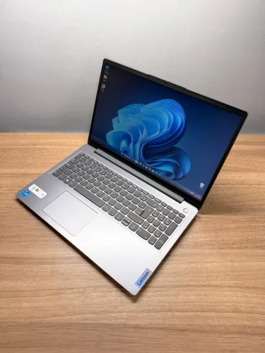 Notebook Lenovo Intel Core i3 11th 8Gb 256SSD 15.6" Polegadas FullHD Windows 11