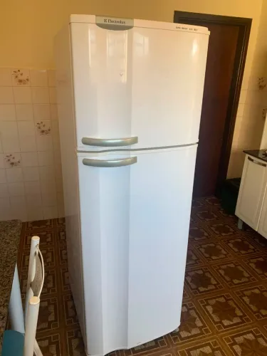Geladeira Electrolux DC39 - Não Funciona - R$ 300