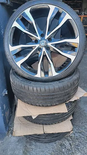 Rodas de liga leve Aro 20 com pneus novos