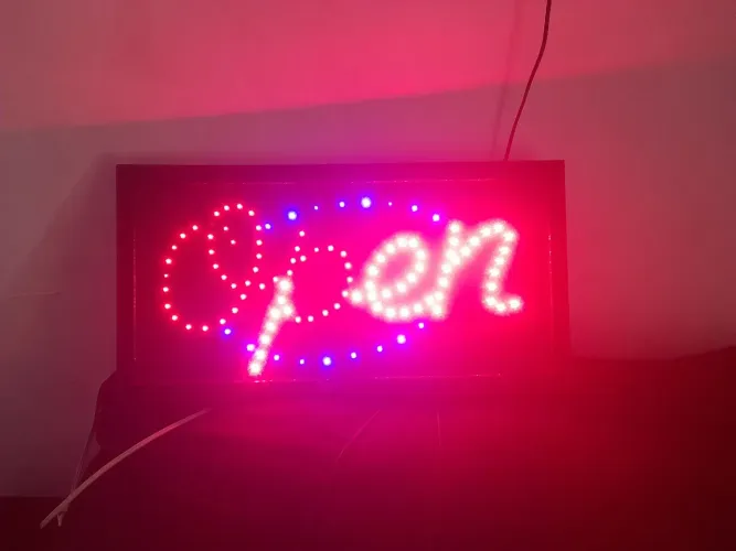 Placa luminosa para estabelecimentos 