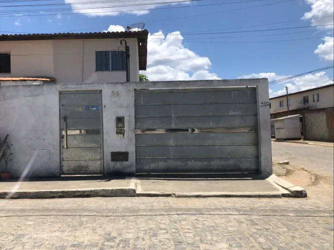 Casa à venda em Jequié - BA 