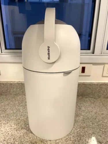 Lixeira mágica anti-odor KaBaby cinza e branca