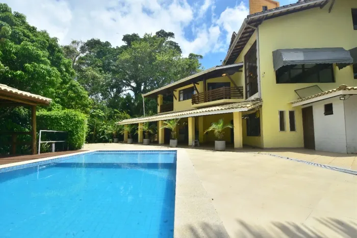 Casa de alto padrão no condomínio Encontro das Águas