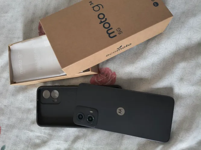 Motorola G34 - 4GB ram/ 128GB