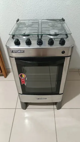 Fogão Esmaltec 4 bocas inox muito bem conservado e funcionando tudo!