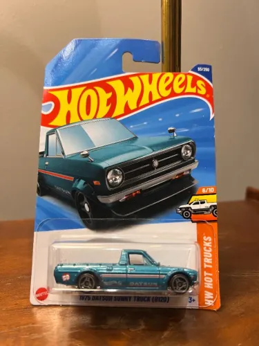 Hot Wheels 1975 Datsun Sunny Truck (B120)